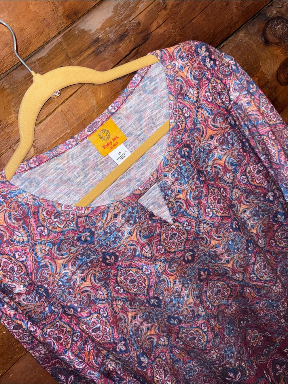 Ruby Rd. Size 3x Maroon Paisley top - Picture 4 of 4